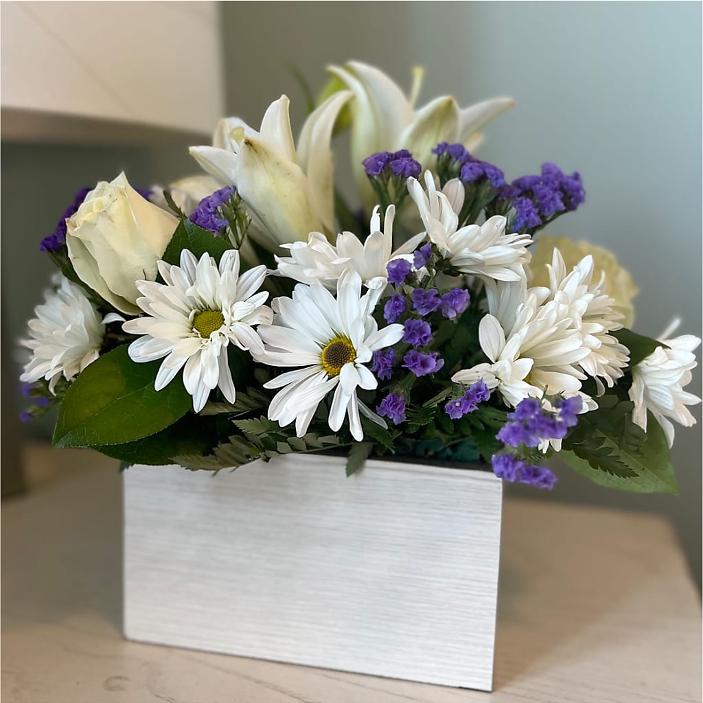 Beyond Blue Box Bouquet – Noor Florist Llc, Lake Villa IL