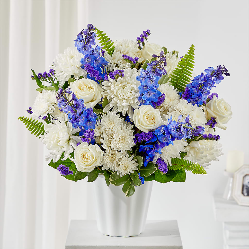 Hold Dear Tabletop Basket – Noor Florist Llc, Lake Villa IL