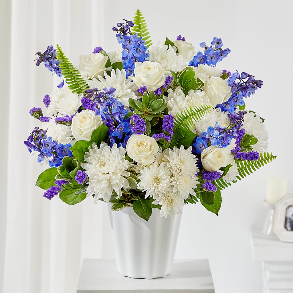 Hold Dear Tabletop Basket – Noor Florist Llc, Lake Villa IL