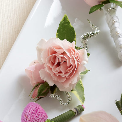 Pink Spray Rose Boutonniere –  Noor Florist Llc, Lake Villa IL
