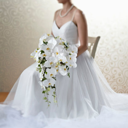 Classic White Bouquet –  Noor Florist Llc, Lake Villa IL