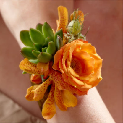Irresistible Love Wrist Corsage –  Noor Florist Llc, Lake Villa IL