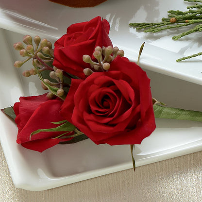 Red Spray Rose Boutonniere –  Noor Florist Llc, Lake Villa IL
